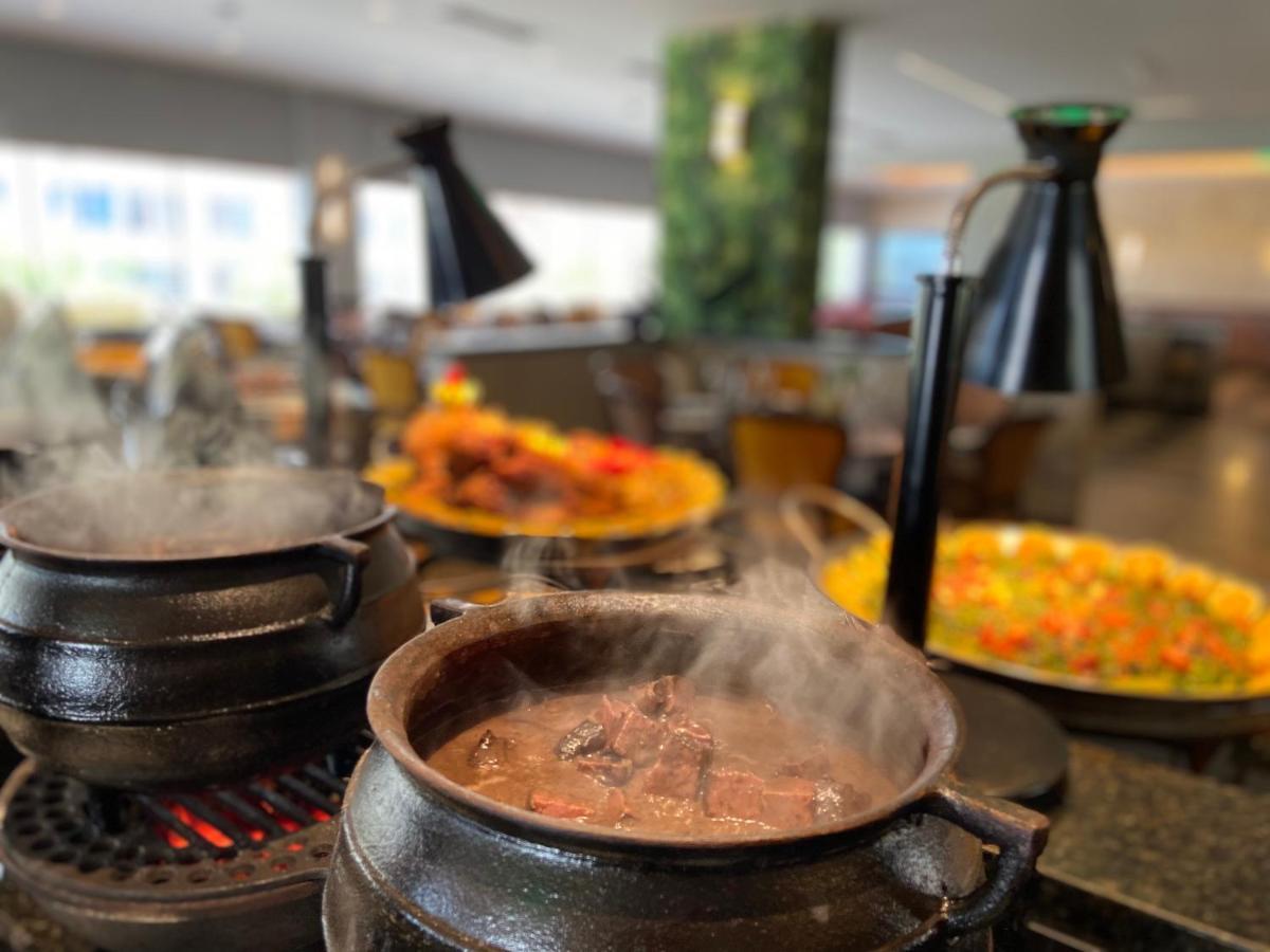 Parque Balneario Hotel Santos By Castelo Itaipava Ngoại thất bức ảnh A pot of pap