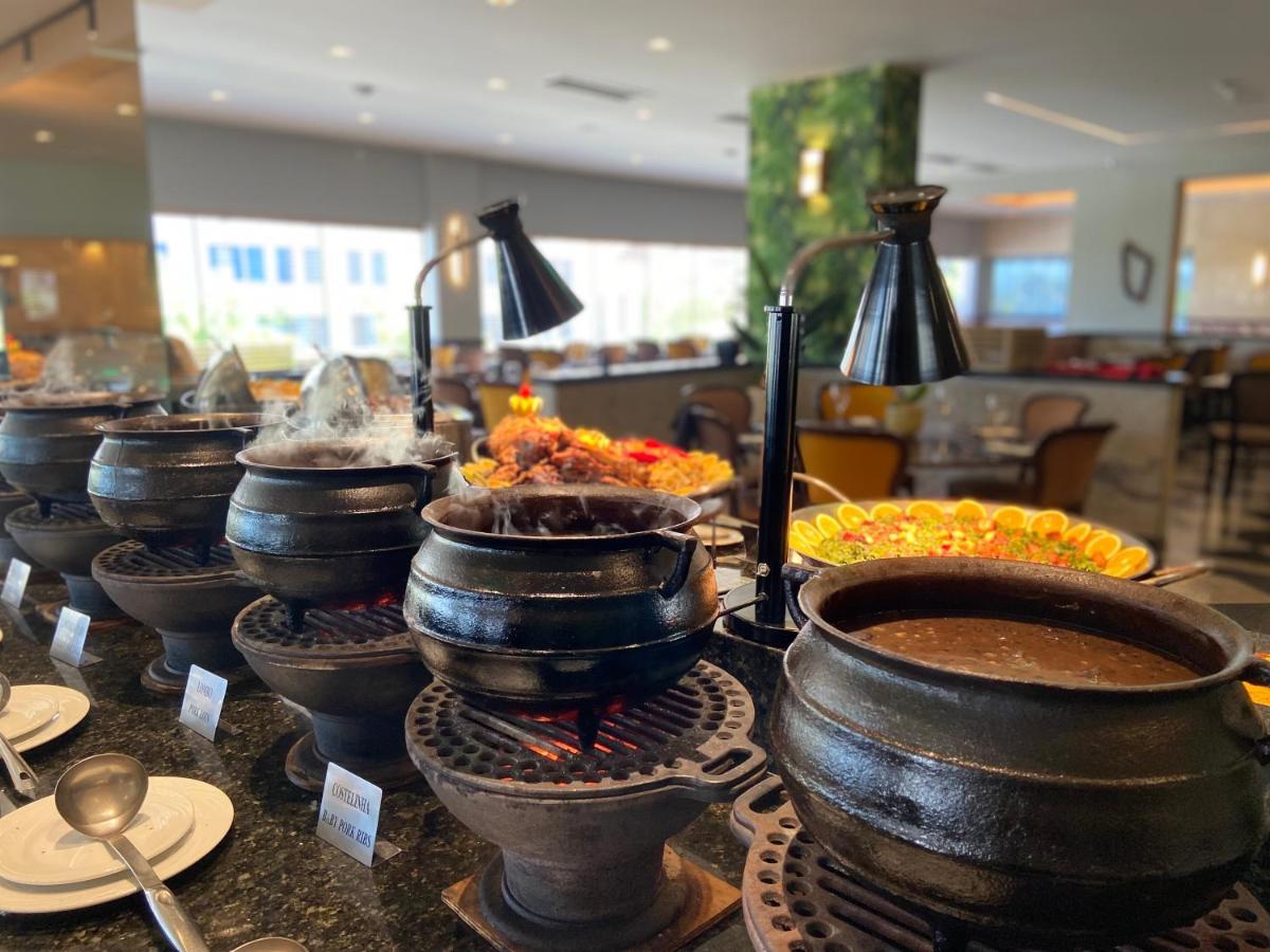 Parque Balneario Hotel Santos By Castelo Itaipava Ngoại thất bức ảnh A buffet at a hotel