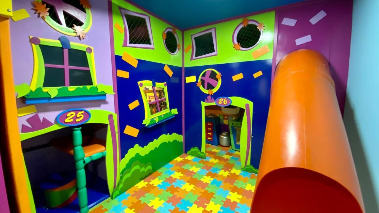 Parque Balneario Hotel Santos By Castelo Itaipava Ngoại thất bức ảnh The interior of the 2000s Playland