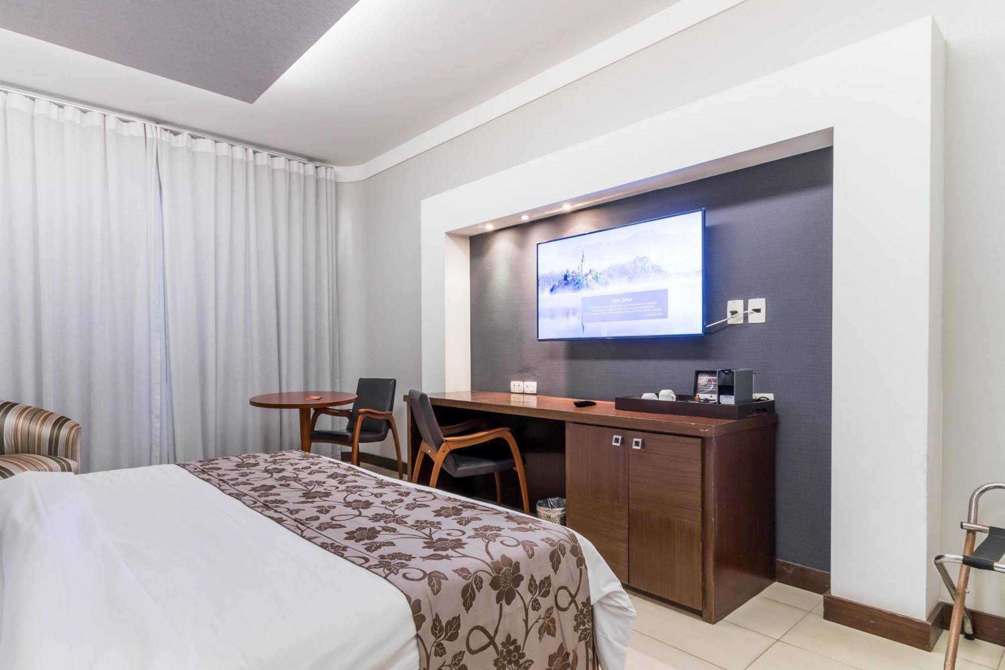 Parque Balneario Hotel Santos By Castelo Itaipava Phòng bức ảnh A room at the hotel
