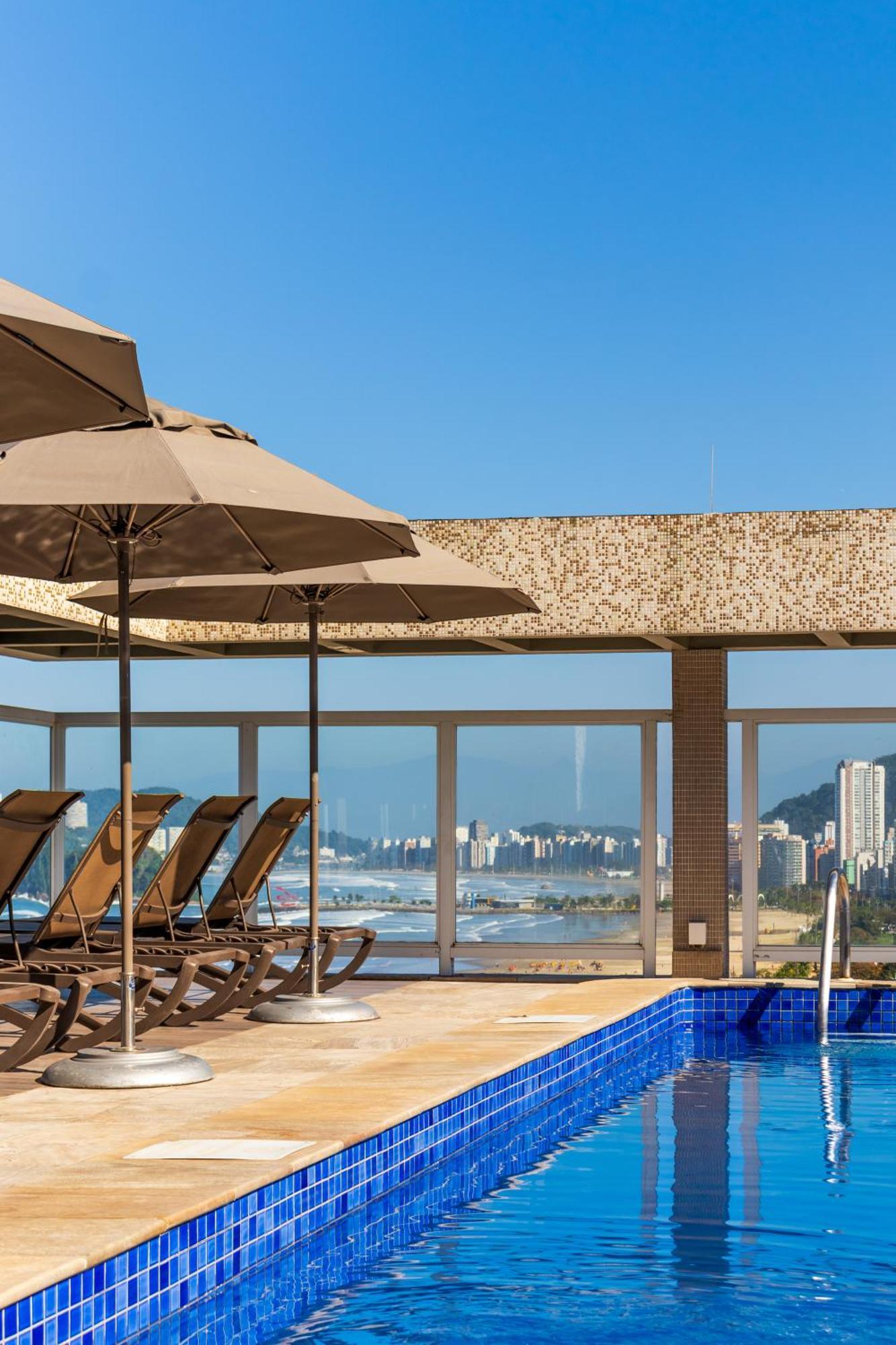 Parque Balneario Hotel Santos By Castelo Itaipava Ngoại thất bức ảnh The rooftop pool at the hotel