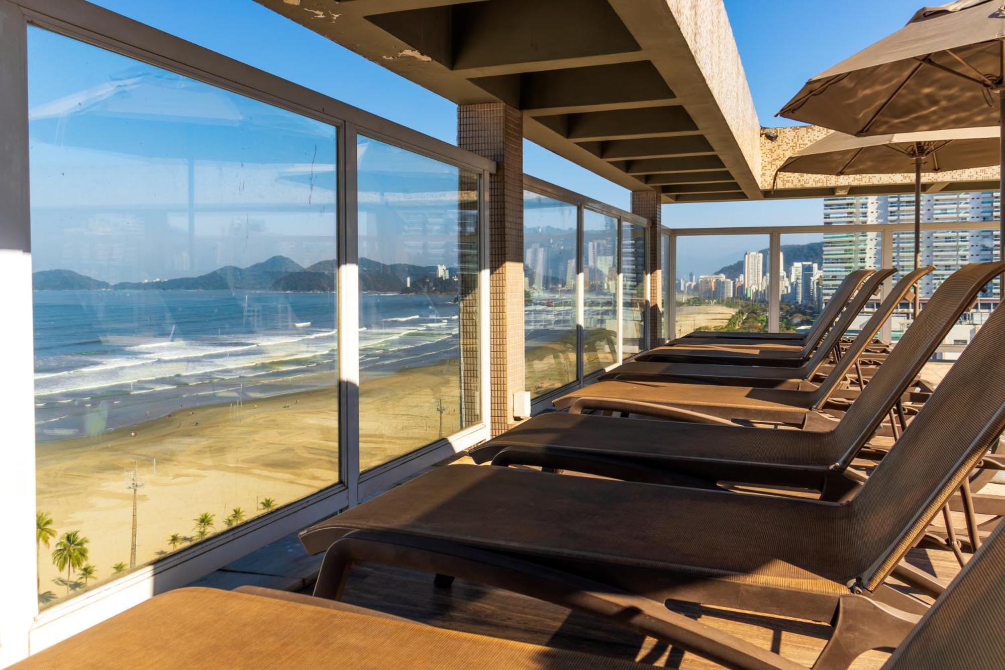 Parque Balneario Hotel Santos By Castelo Itaipava Ngoại thất bức ảnh Rooftop pool at the hotel